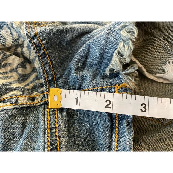 Revolution by Revolt Juniors Animal Blue Denim Raw Hem Cut Off Shorts Size 3 - Picture 9 of 9
